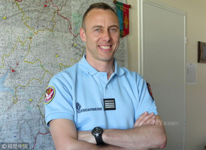 男生吃口红是什么梗