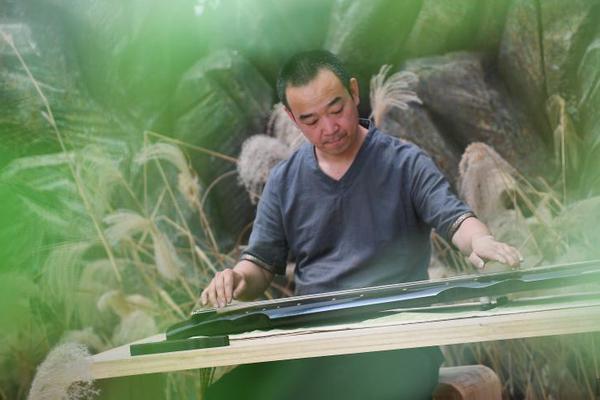 团建主持人开场白