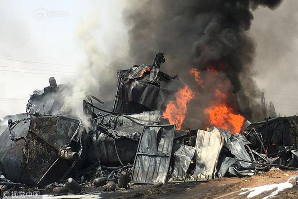 普通却自信是什么梗