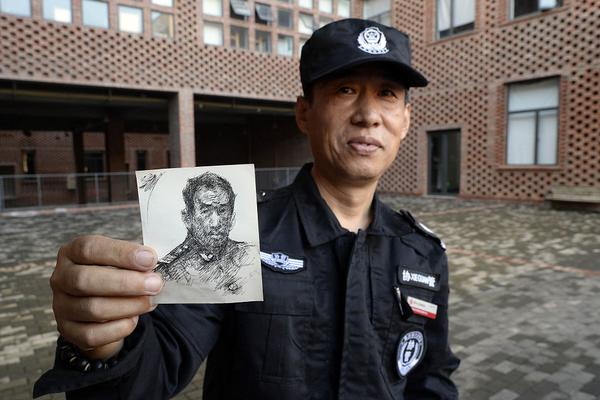 水杯壁很多气泡能喝吗