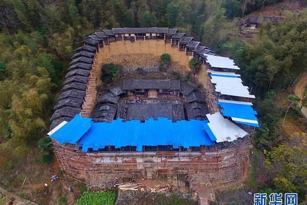 这娘们不像好人是什么梗